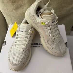 “NEW” Brandblack Women’s size 6 NOMO 2.0 Sneakers